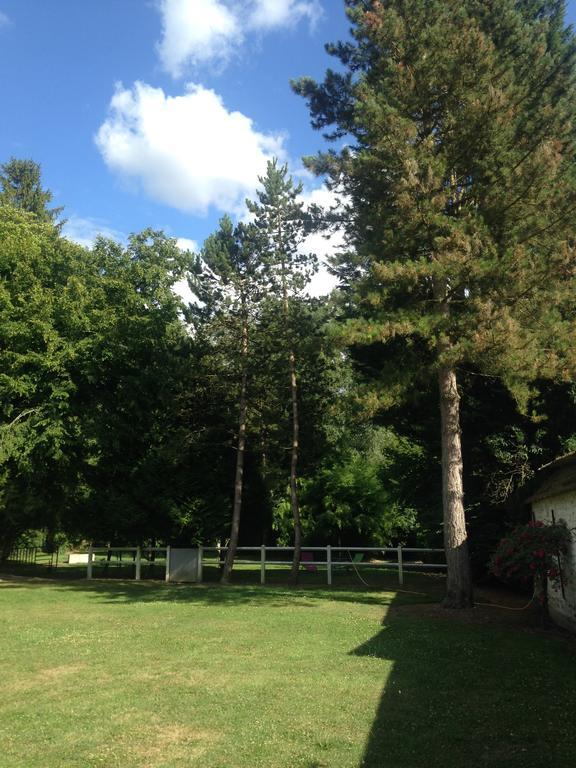 ホテル ロリド Amfreville-sur-Iton エクステリア 写真
